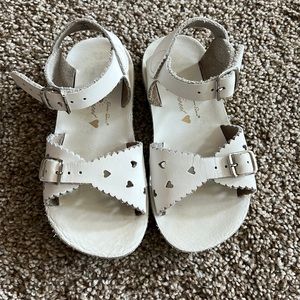 White Sun San Sandals Sweethearts size 9